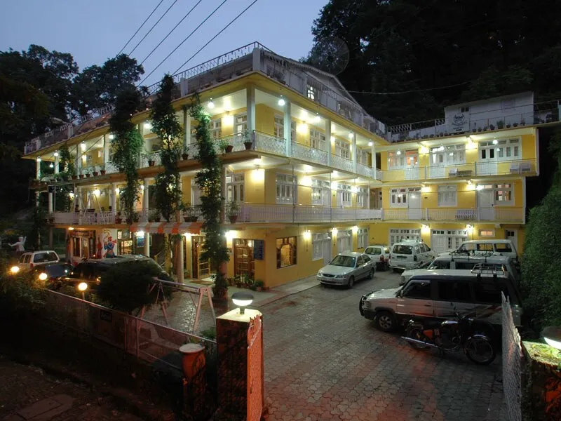 Hotel Aroma Nainital ( In house parking) Outdoors