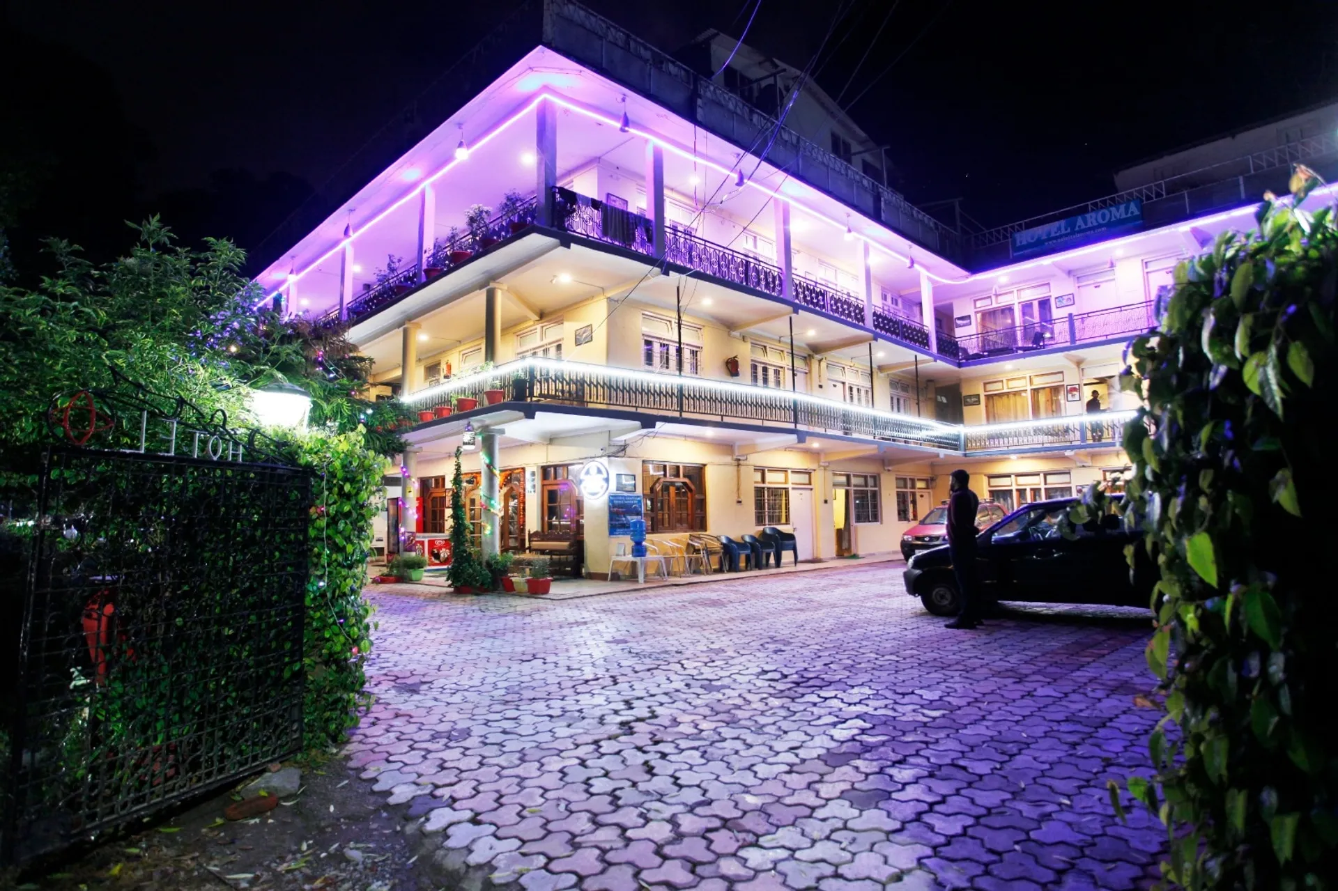 Hotel Aroma Nainital ( In house parking) Outdoors
