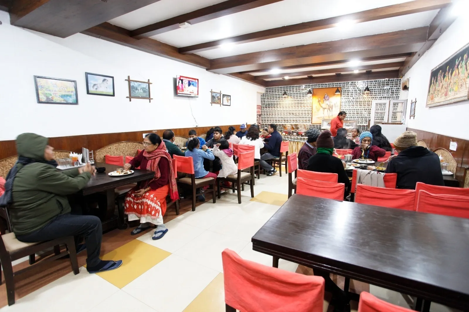 Hotel Aroma Nainital ( In house parking) Restaurant