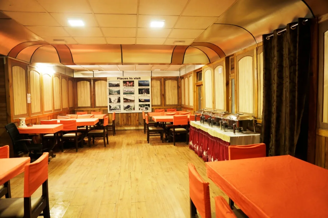 Hotel Aroma Nainital ( In house parking) Restaurant