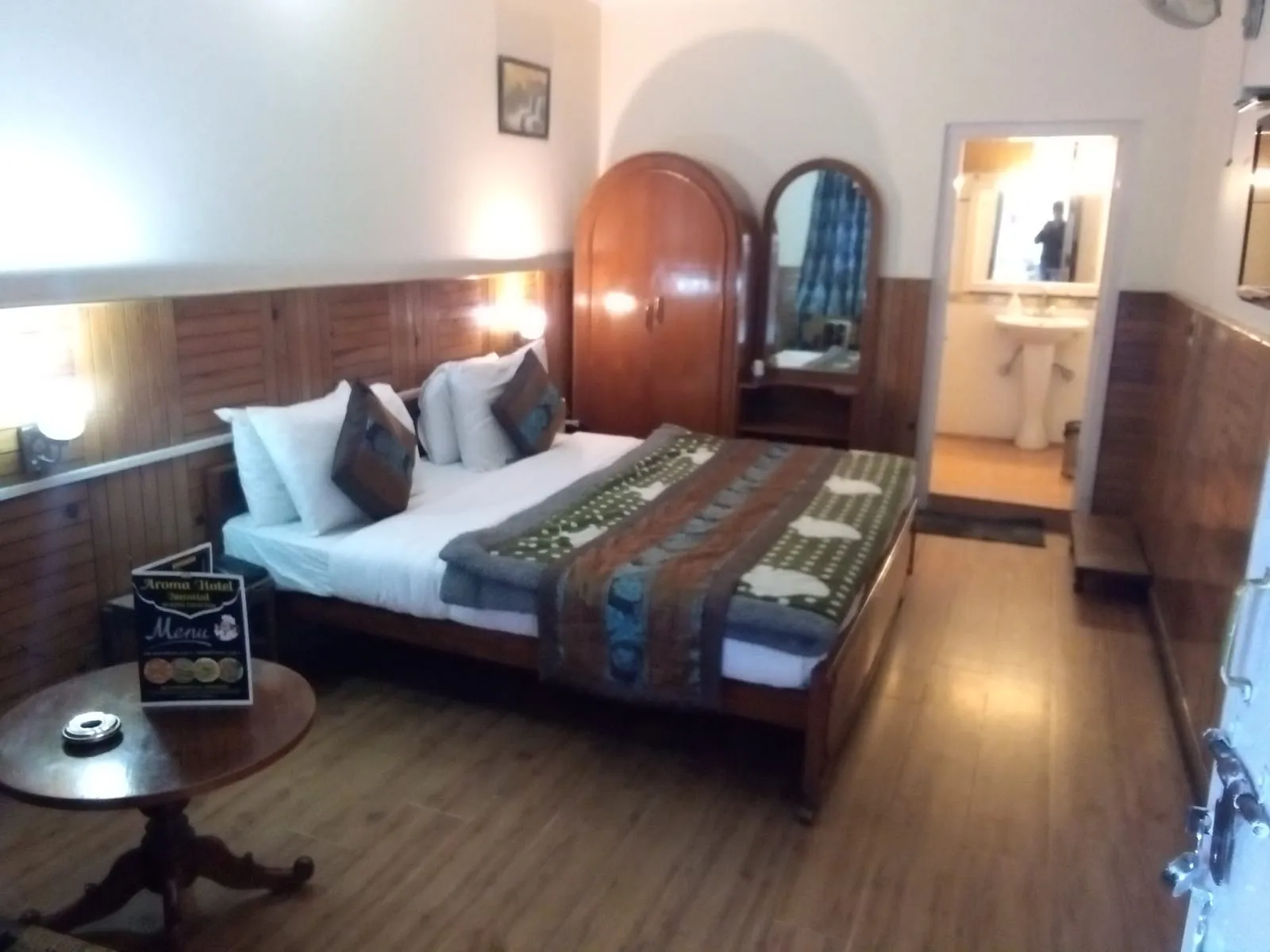 Hotel Aroma Nainital ( In house parking) Room