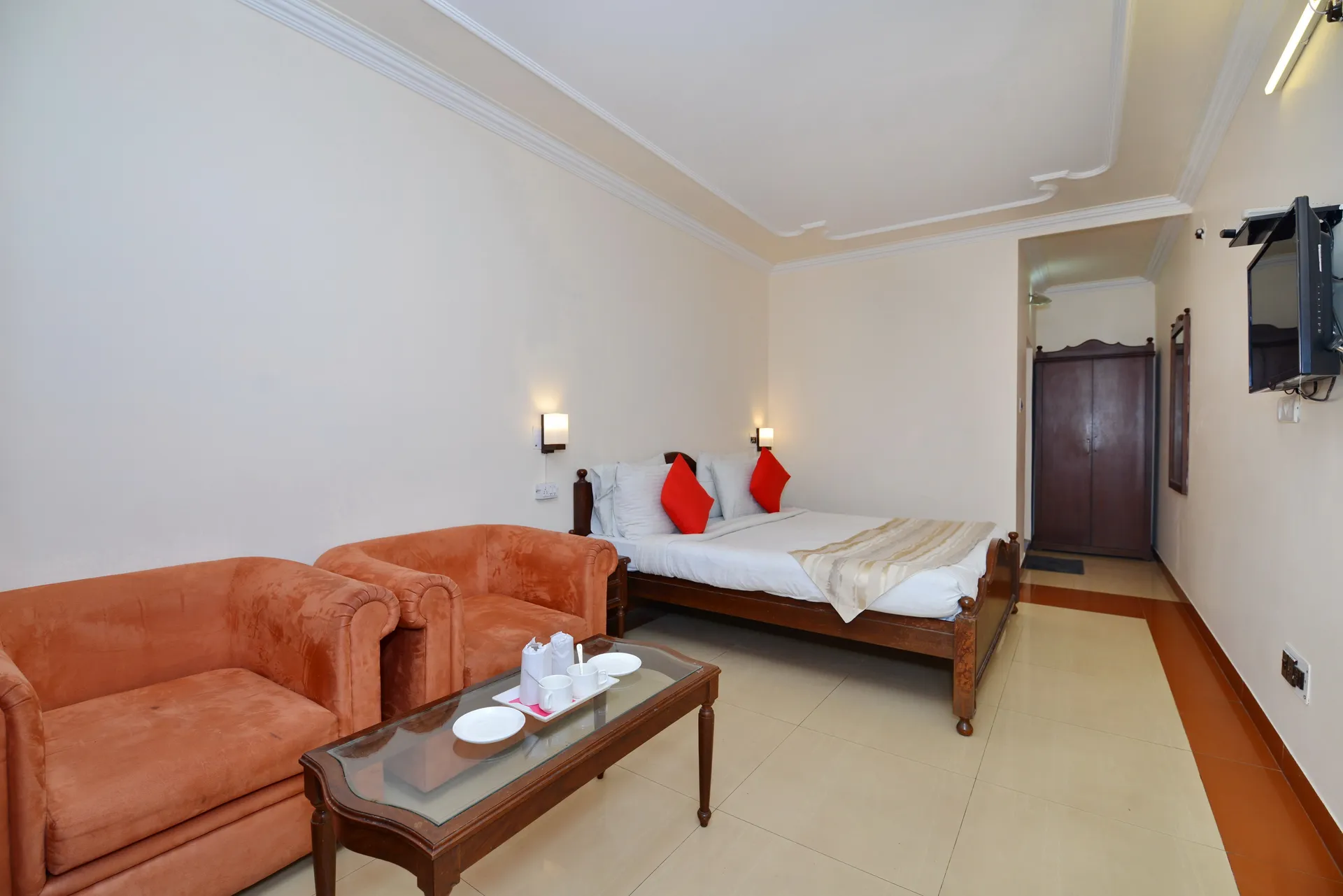 Hotel Aroma Nainital ( In house parking) Room