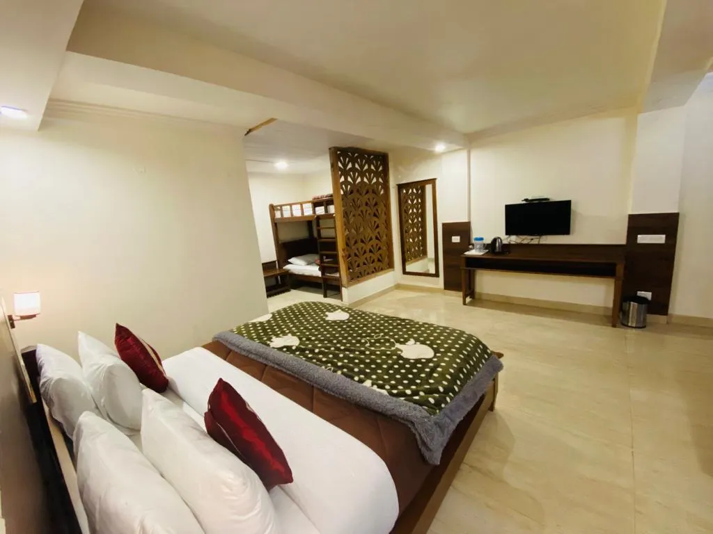 Hotel Aroma Nainital ( In house parking) Room