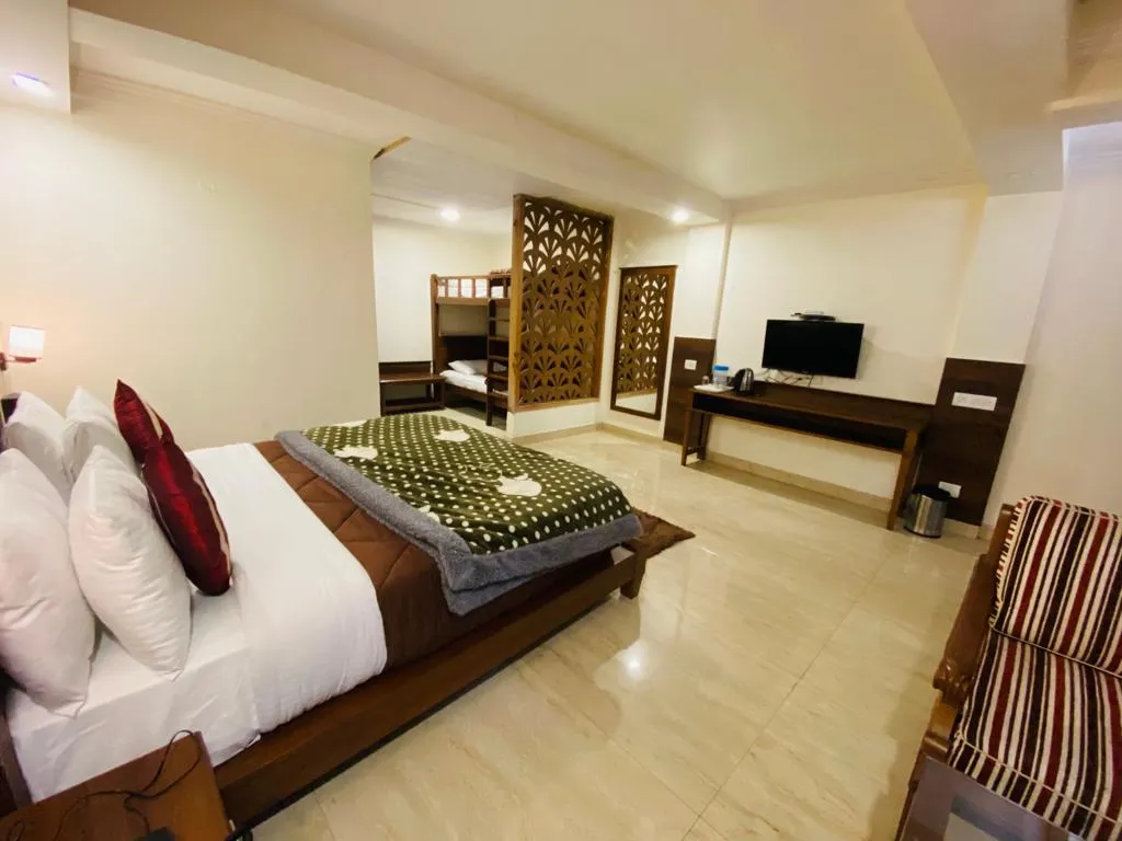 Hotel Aroma Nainital ( In house parking) Room