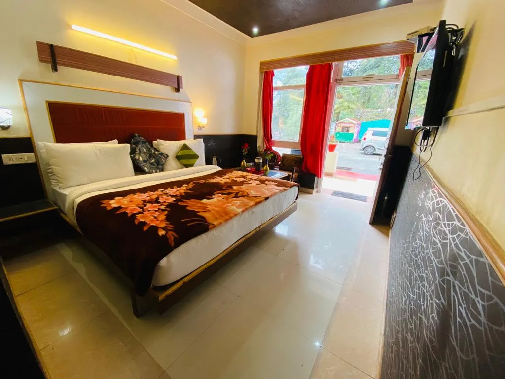 Hotel Aroma Nainital ( In house parking) Room