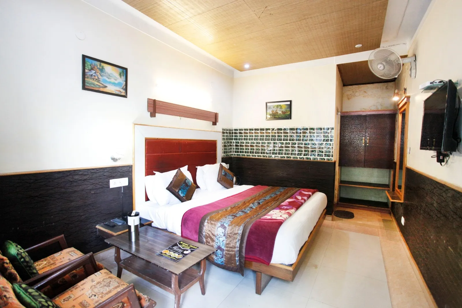 Hotel Aroma Nainital ( In house parking) Room
