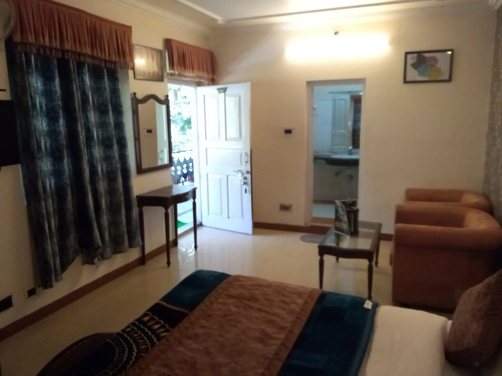 Hotel Aroma Nainital ( In house parking) Room