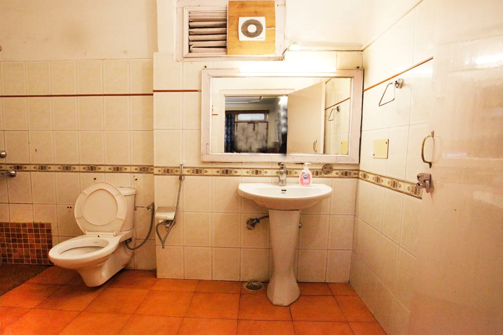 Hotel Aroma Nainital ( In house parking) Room