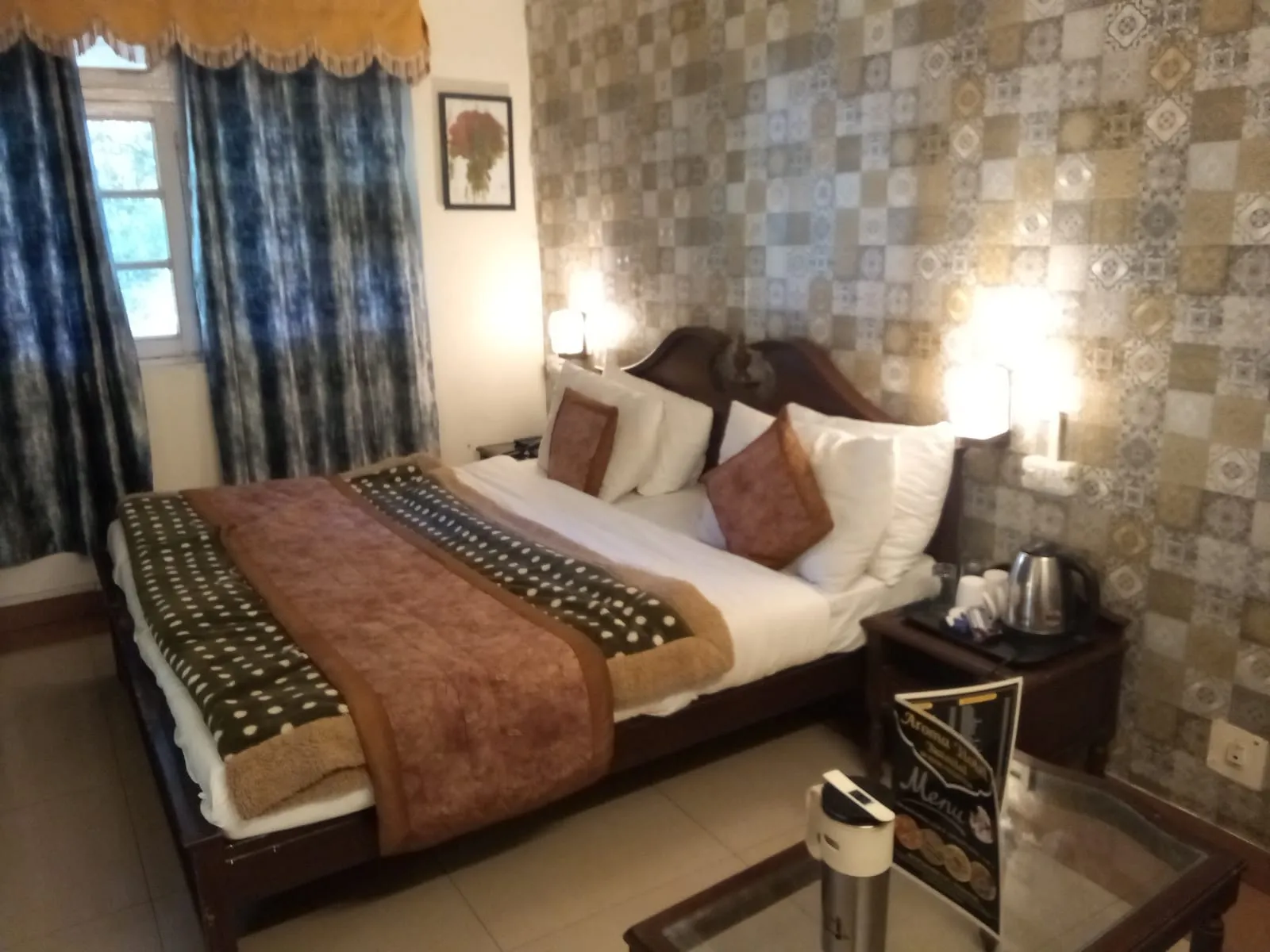 Hotel Aroma Nainital ( In house parking) Room