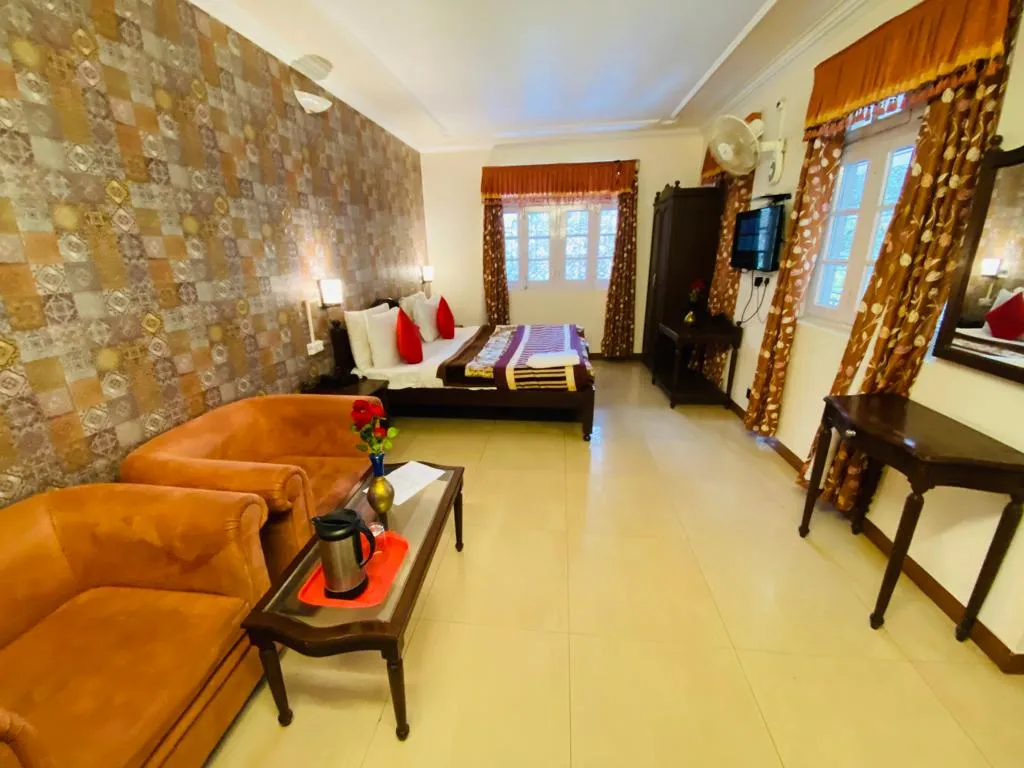 Hotel Aroma Nainital ( In house parking) Room