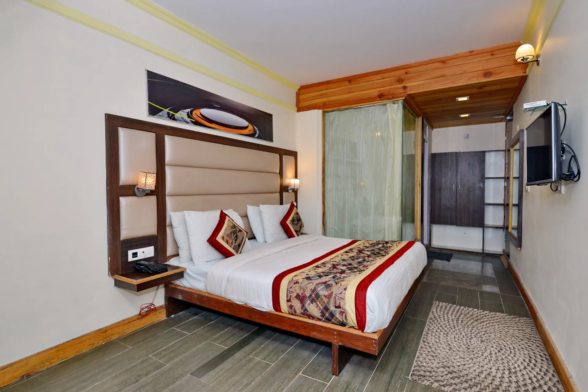 Hotel Aroma Nainital ( In house parking) Room