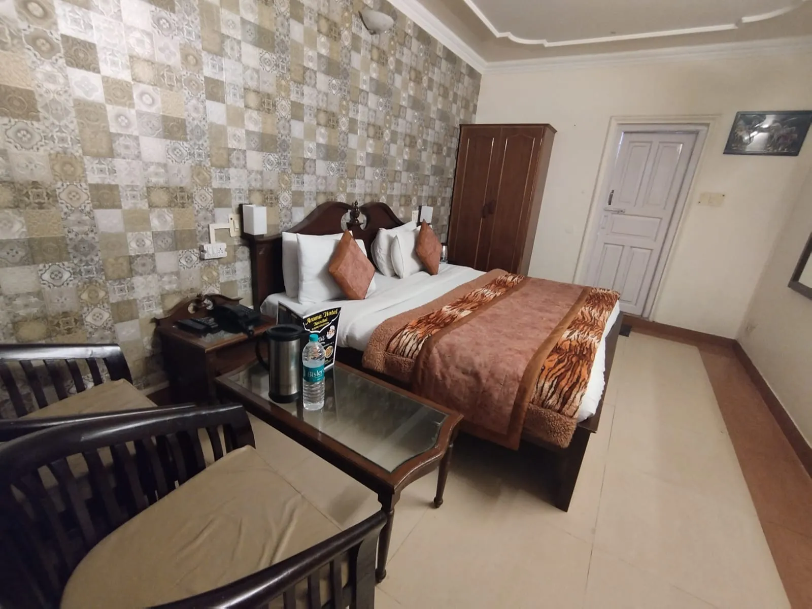 Hotel Aroma Nainital ( In house parking) Room