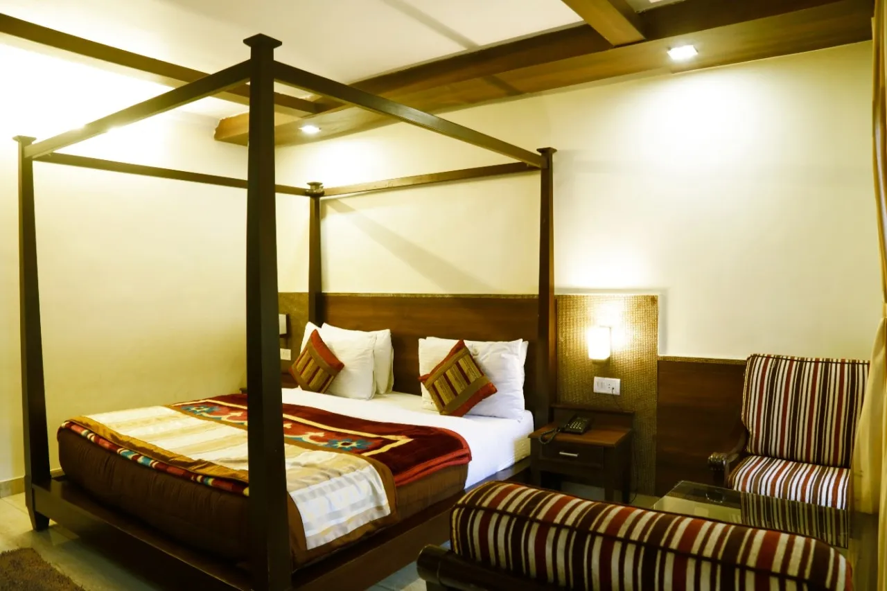 Hotel Aroma Nainital ( In house parking) Room