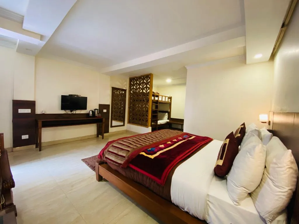 Hotel Aroma Nainital ( In house parking) Room