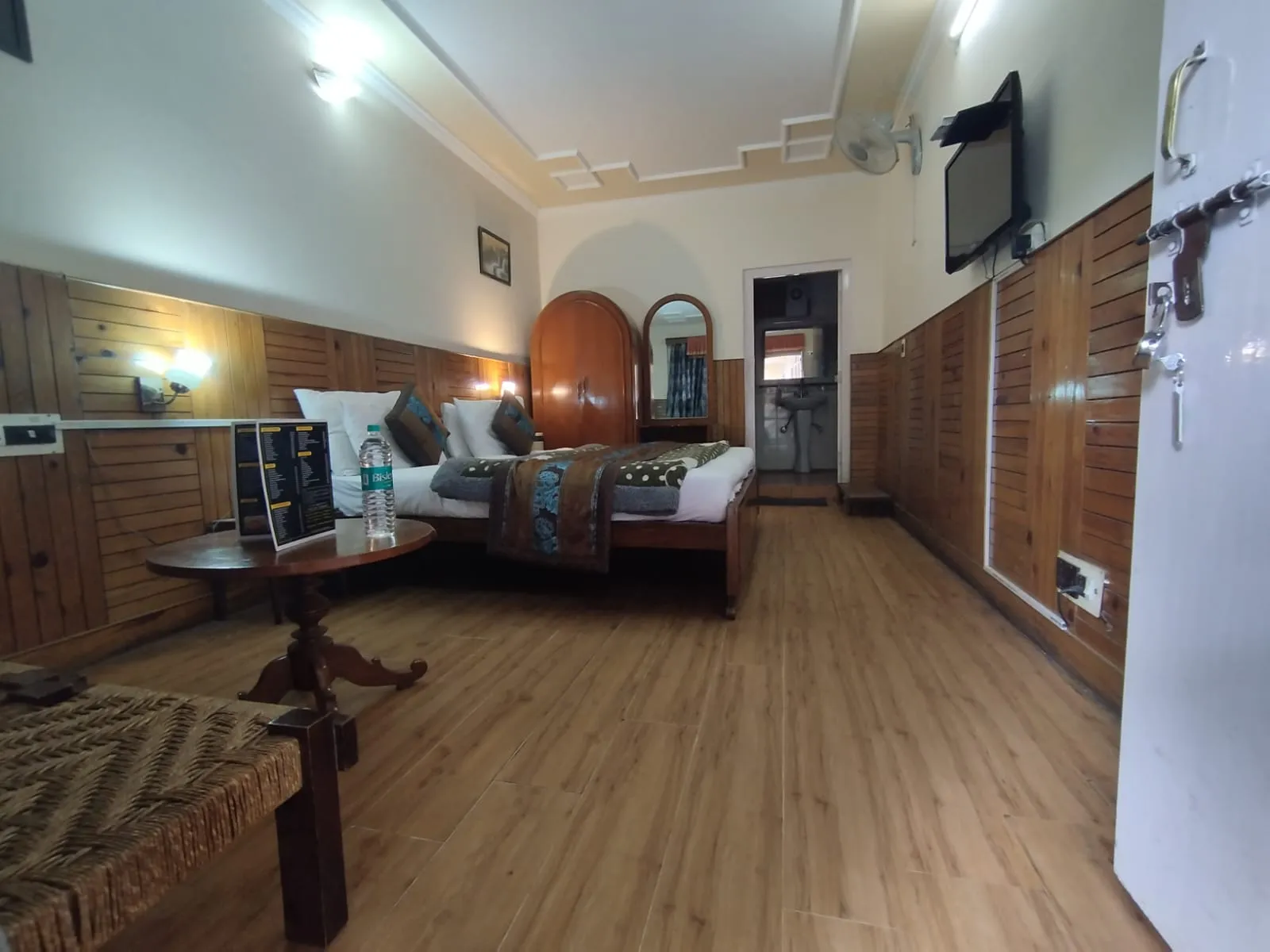 Hotel Aroma Nainital ( In house parking) Room