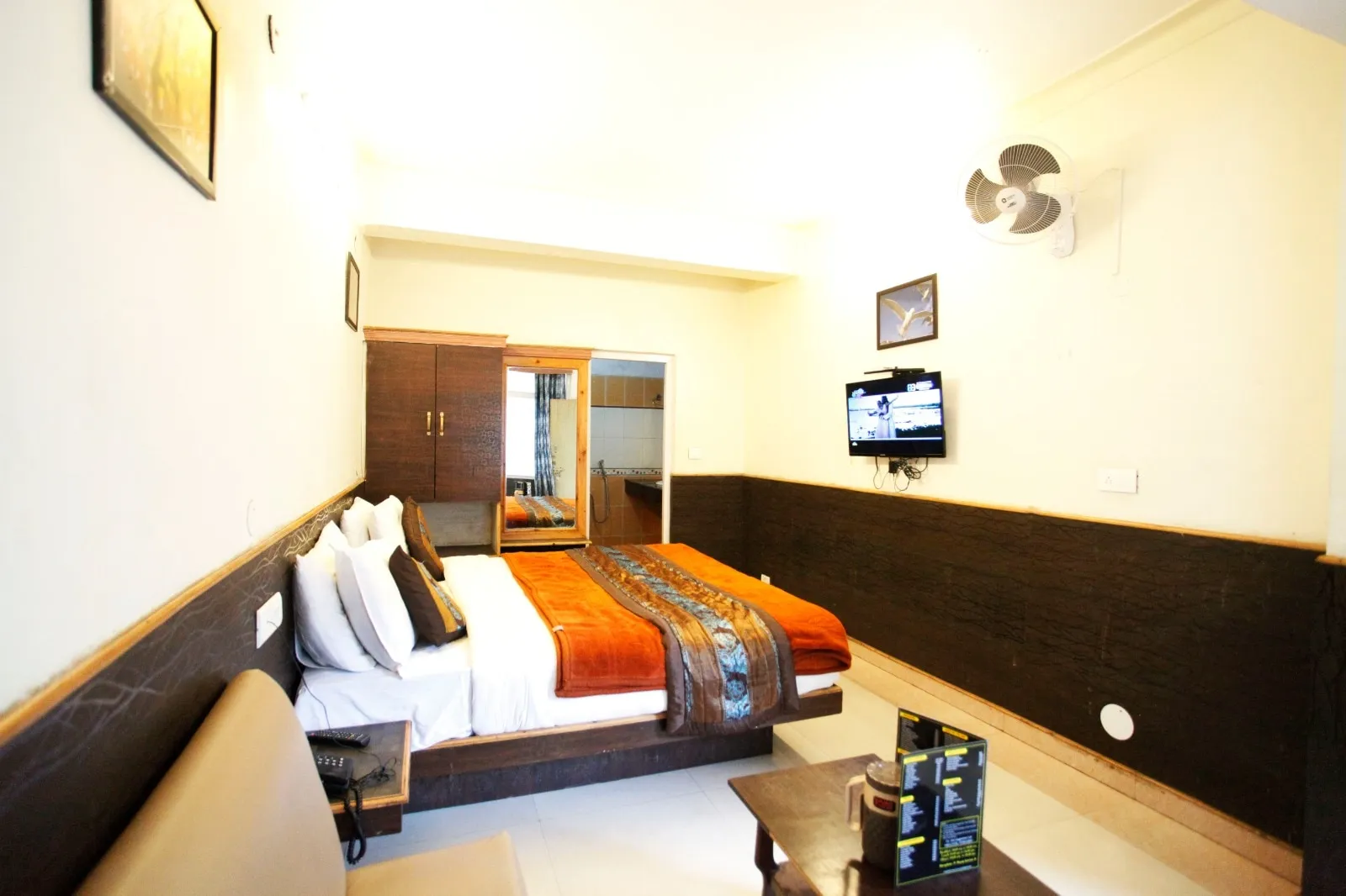 Hotel Aroma Nainital ( In house parking) Room