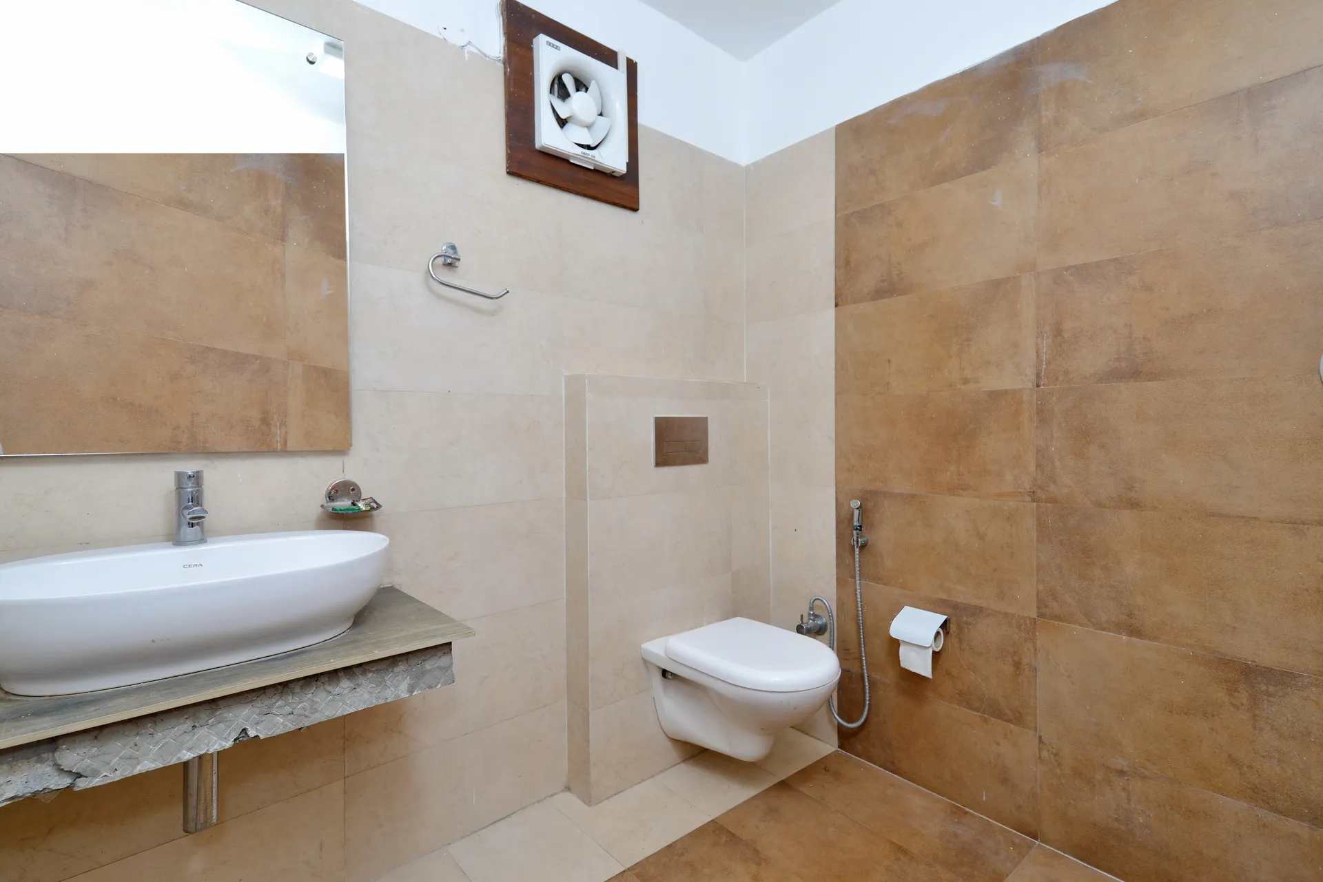 Hotel Aroma Nainital ( In house parking) Washroom