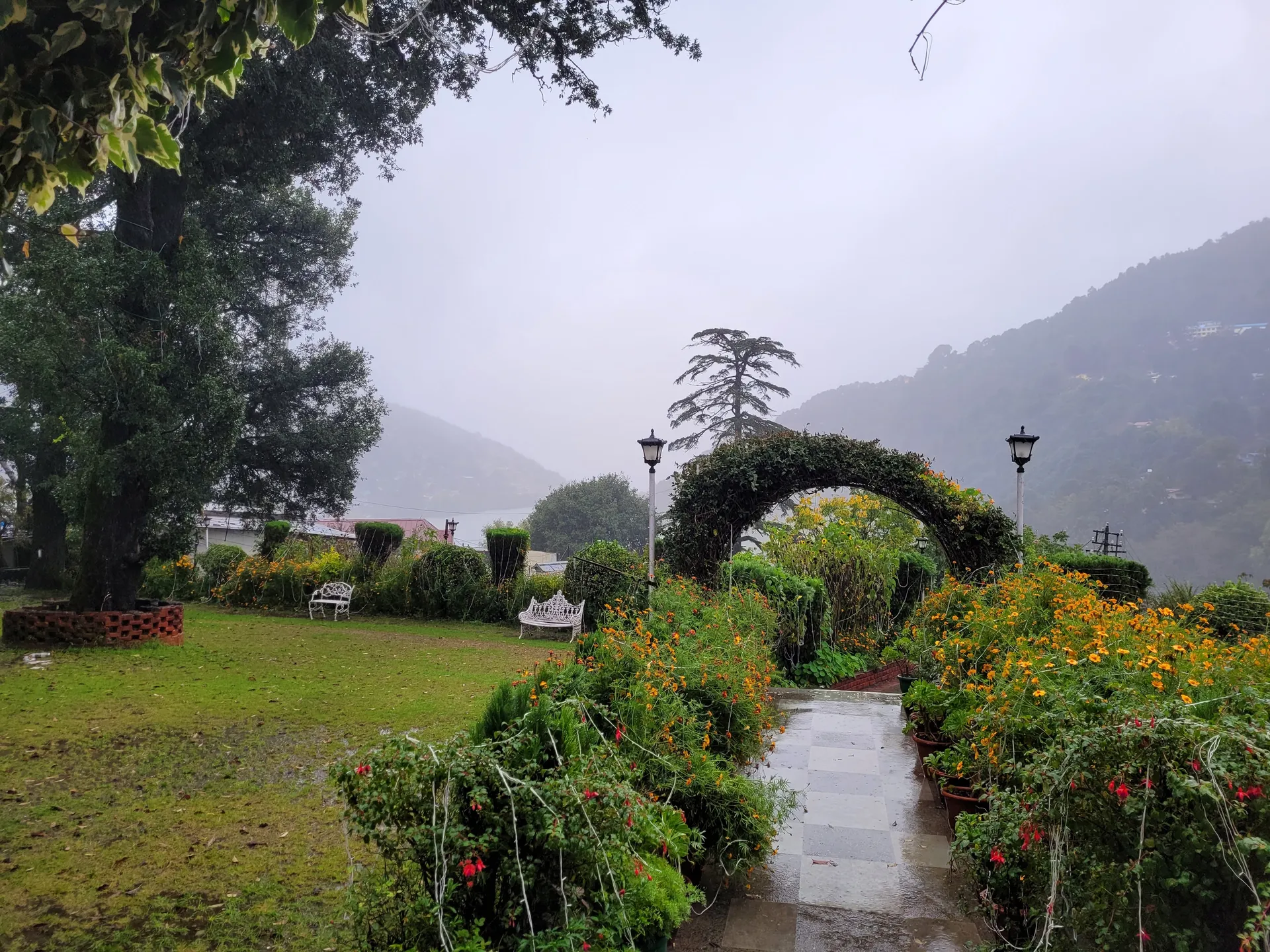 Hotel Chevron Fairhavens, Nainital Garden