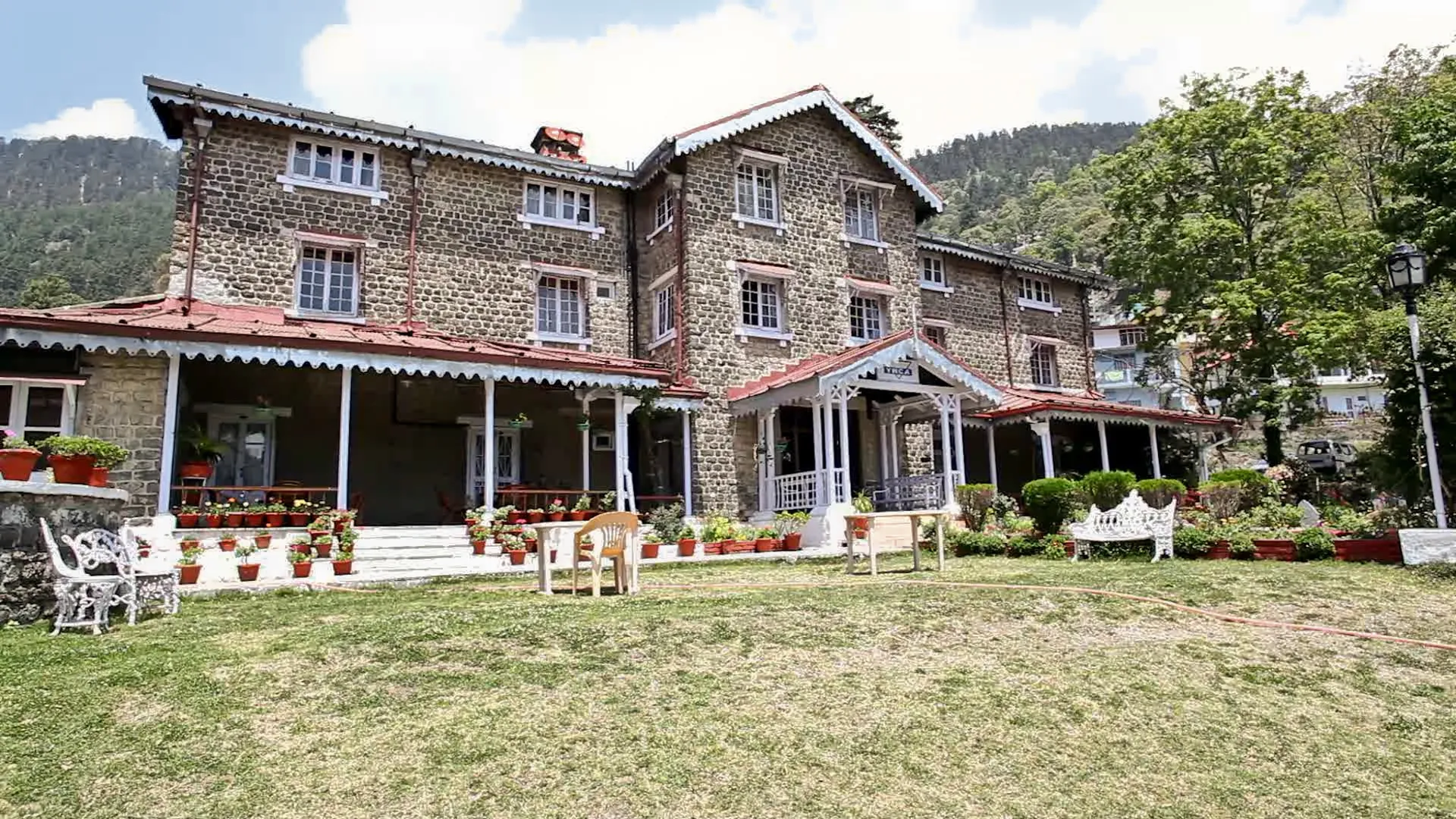 Hotel Chevron Fairhavens, Nainital Outdoors