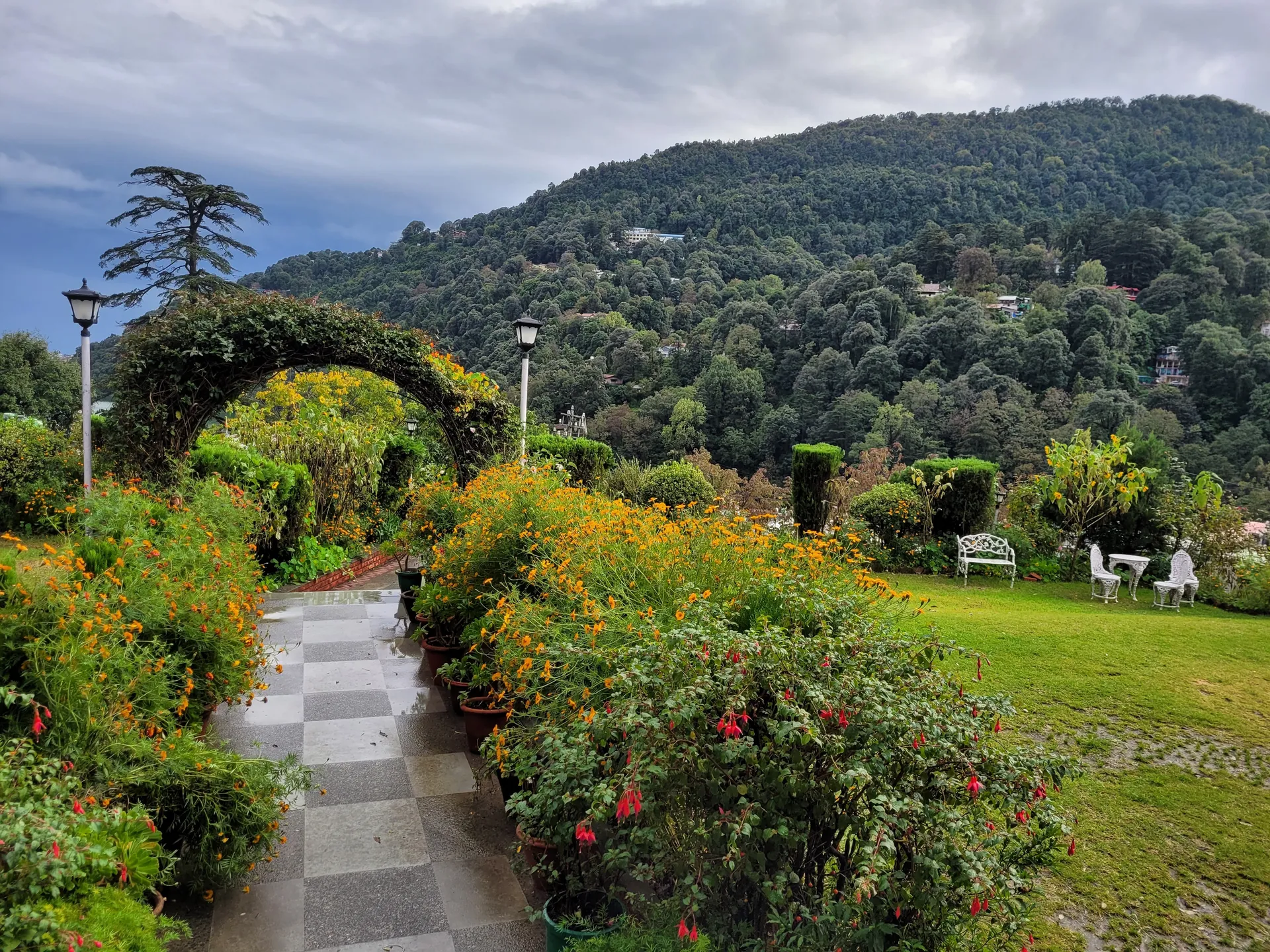 Hotel Chevron Fairhavens, Nainital Outdoors