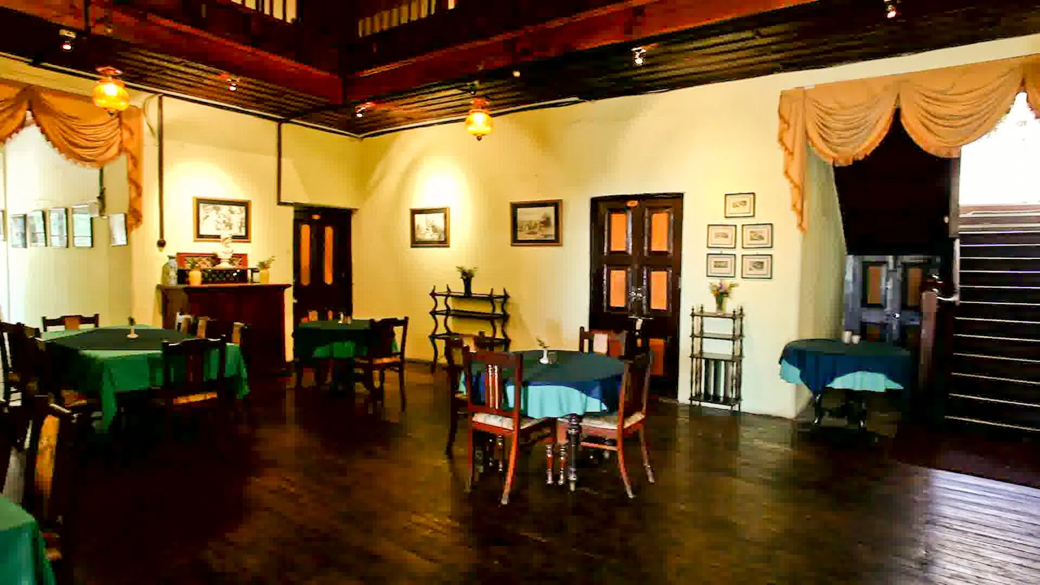 Hotel Chevron Fairhavens, Nainital Restaurant