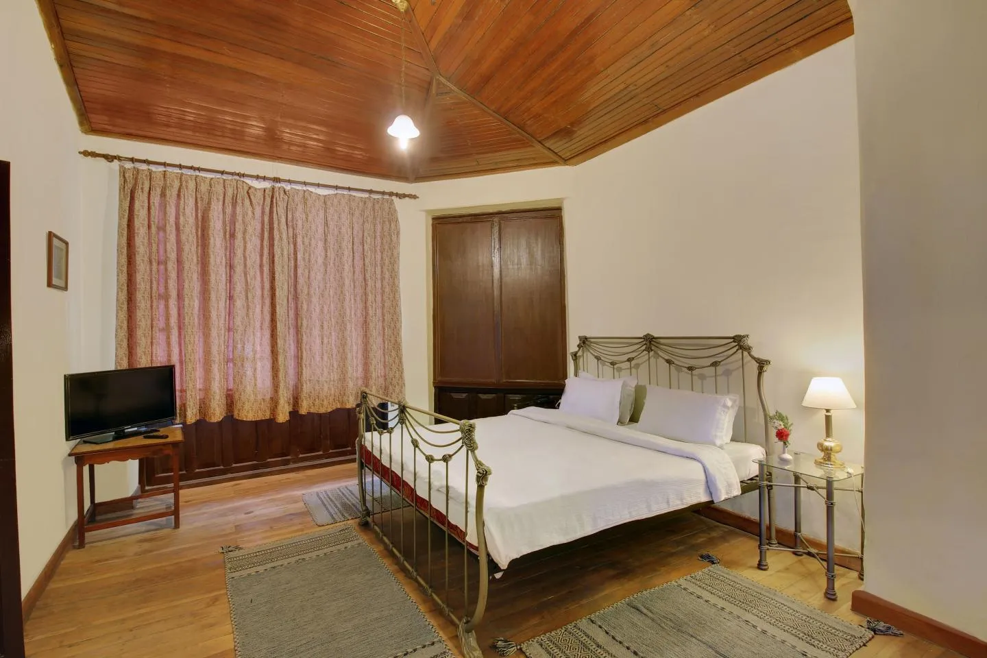 Hotel Chevron Fairhavens, Nainital Room