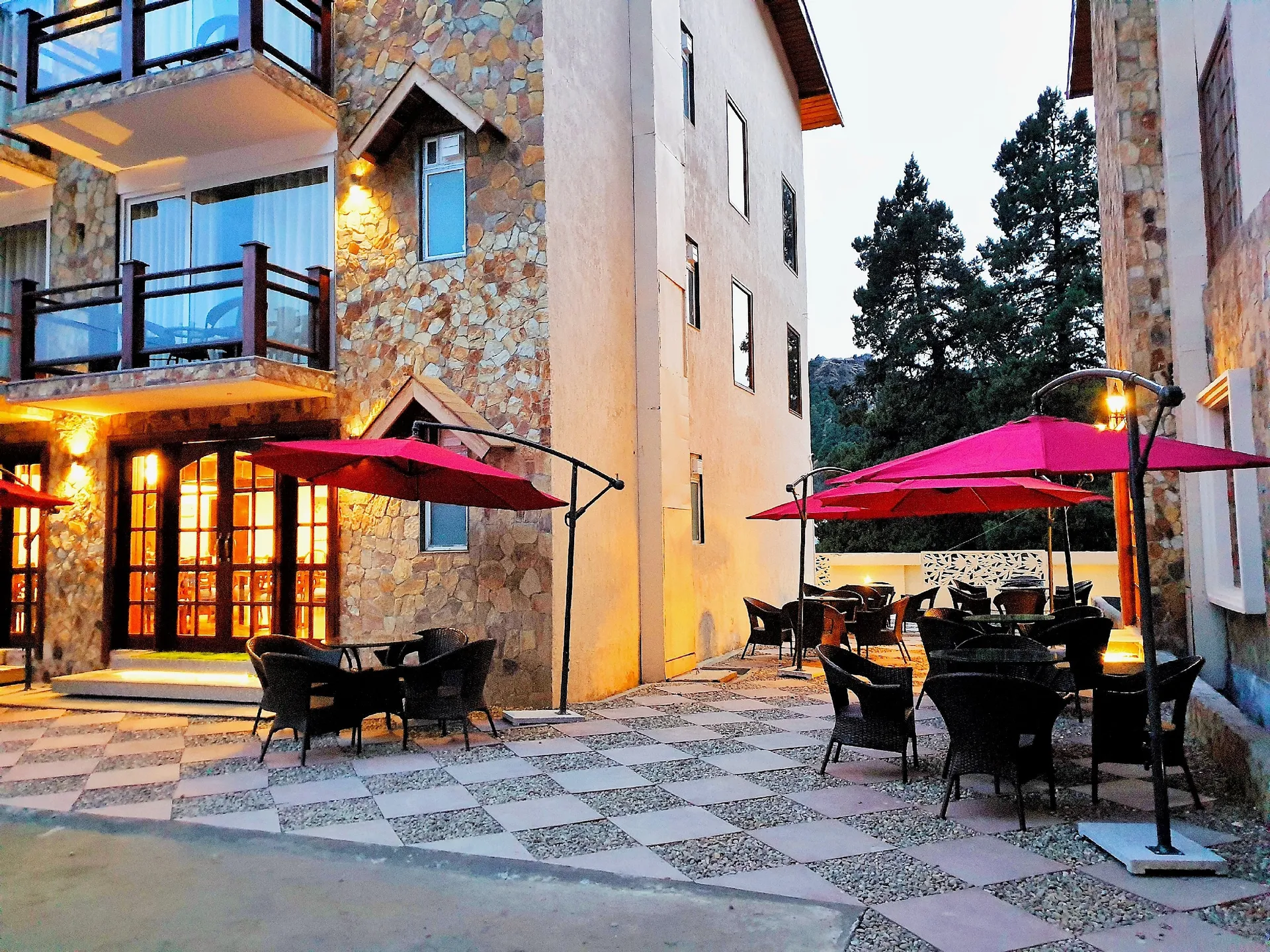 La Niwasa by Shivraj Outdoors