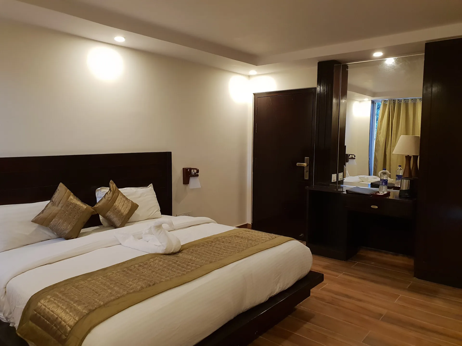 La Niwasa by Shivraj Room