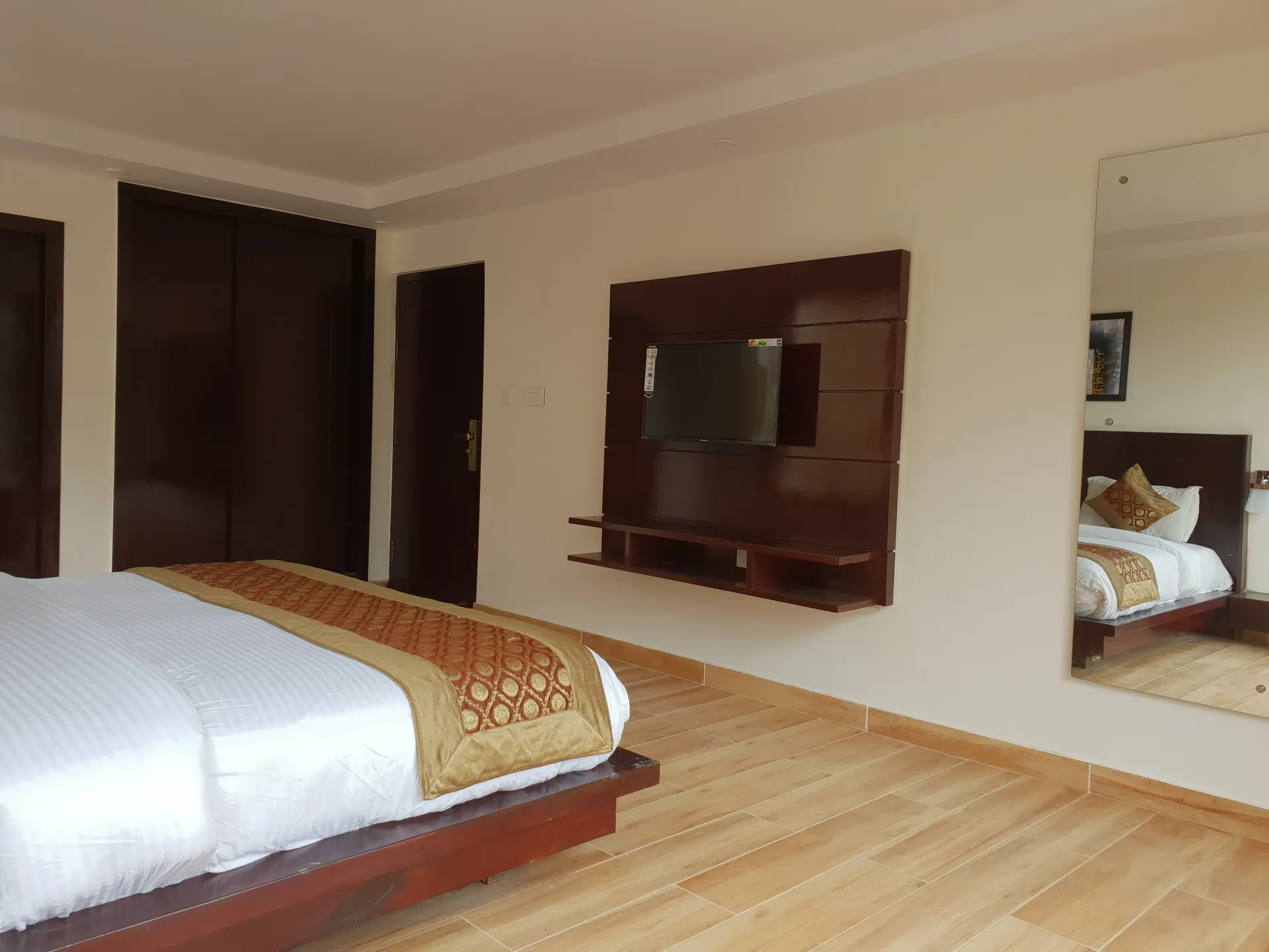 La Niwasa by Shivraj Room