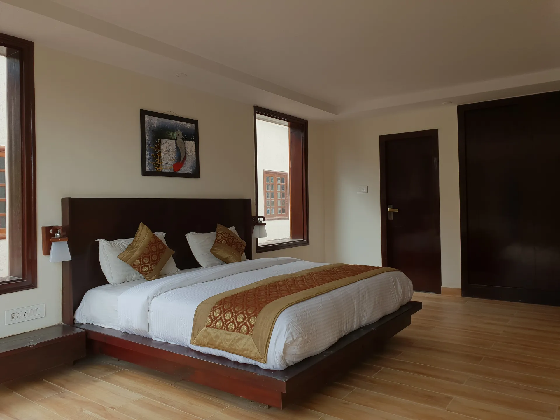 La Niwasa by Shivraj Room