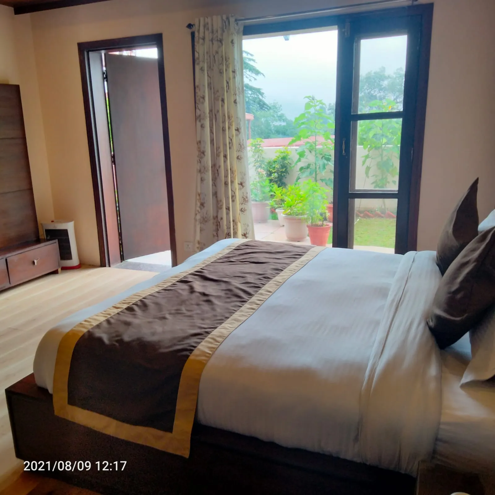 La Niwasa by Shivraj Room