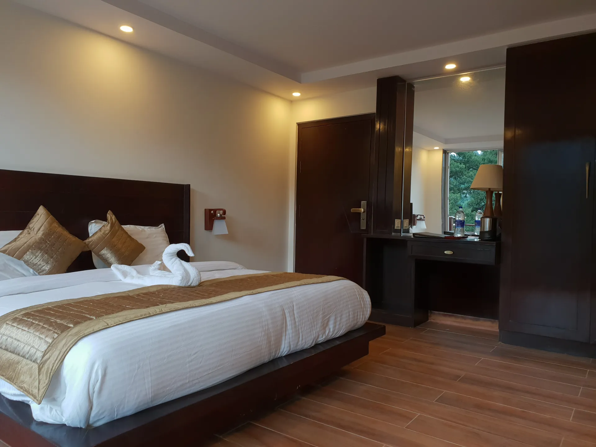 La Niwasa by Shivraj Room