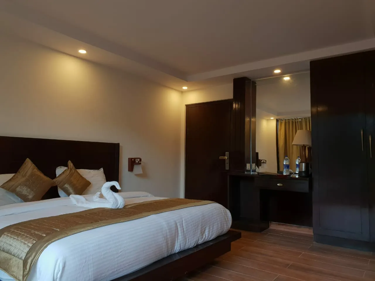 La Niwasa by Shivraj Room
