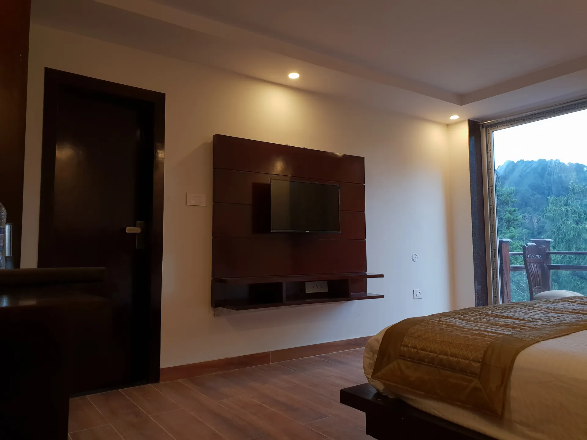 La Niwasa by Shivraj Room