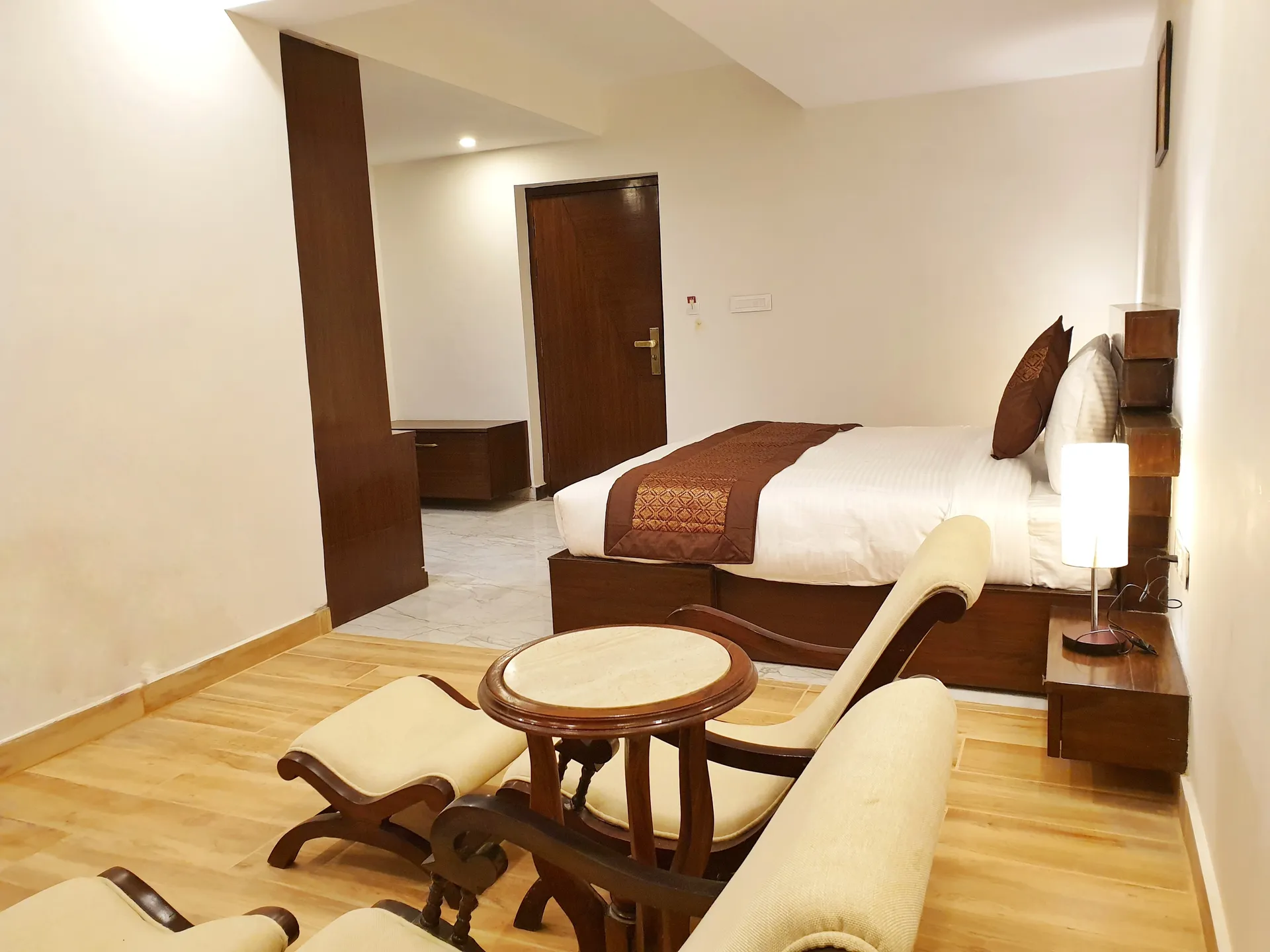 La Niwasa by Shivraj Room