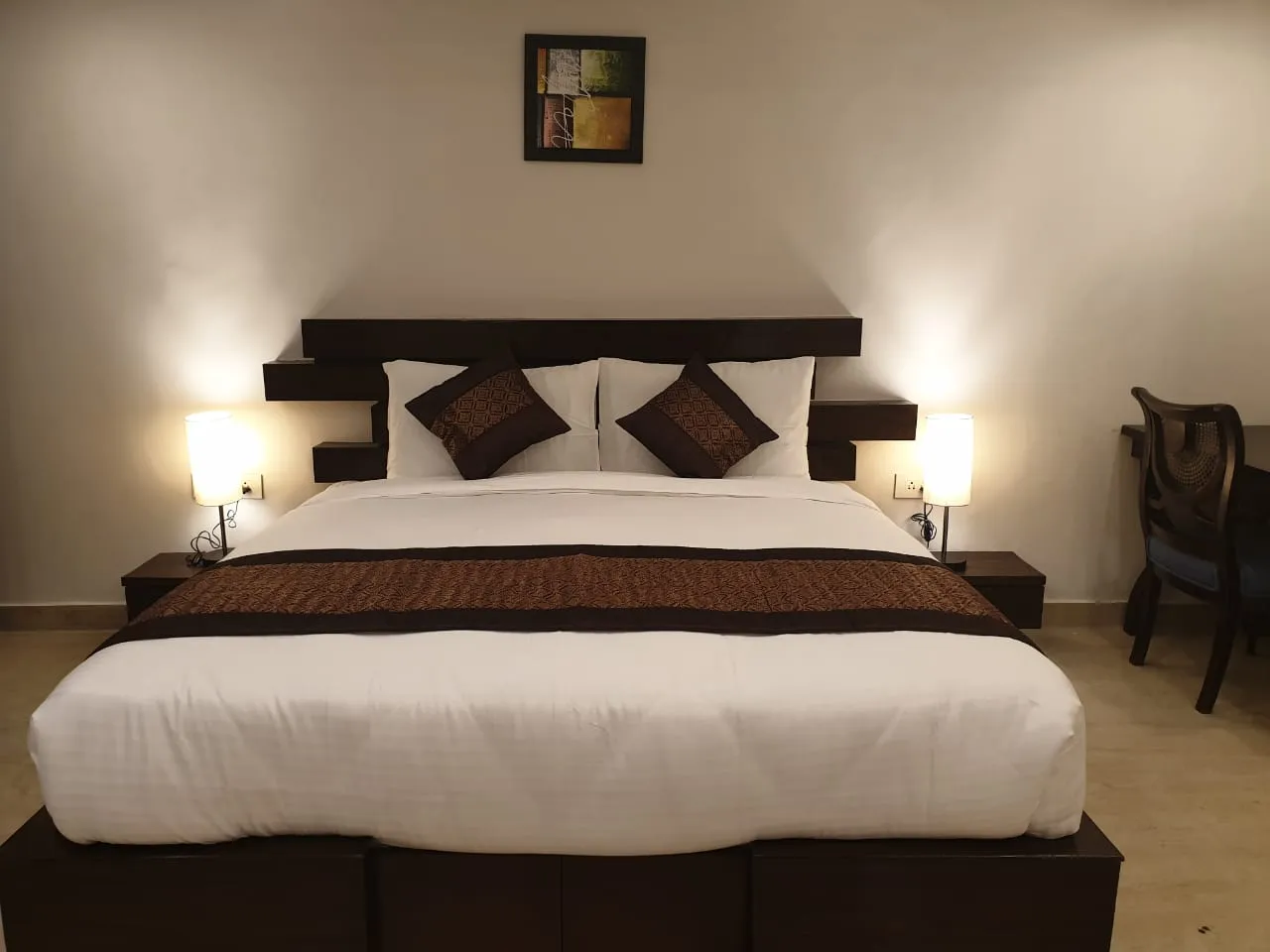 La Niwasa by Shivraj Room