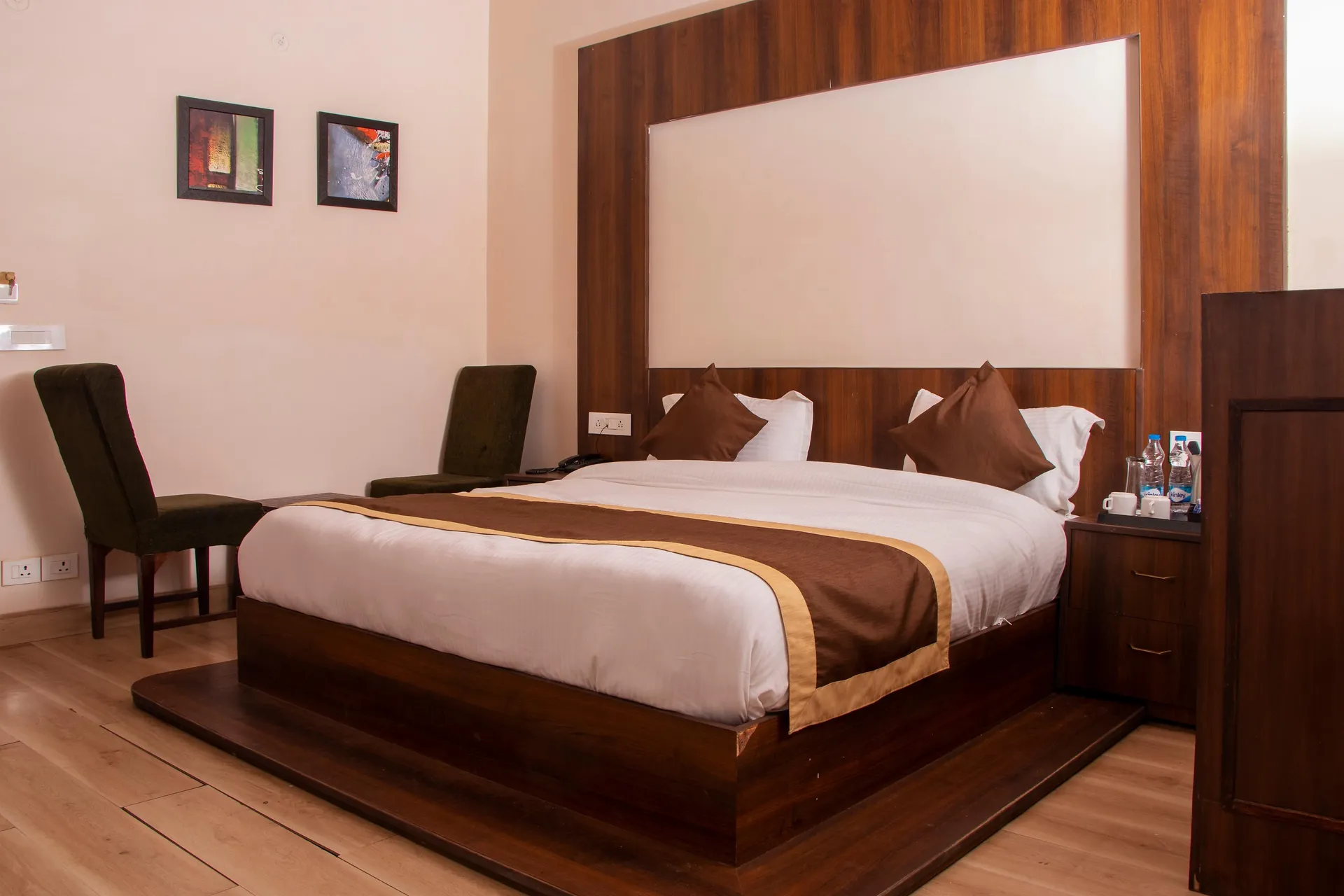 La Niwasa by Shivraj Room