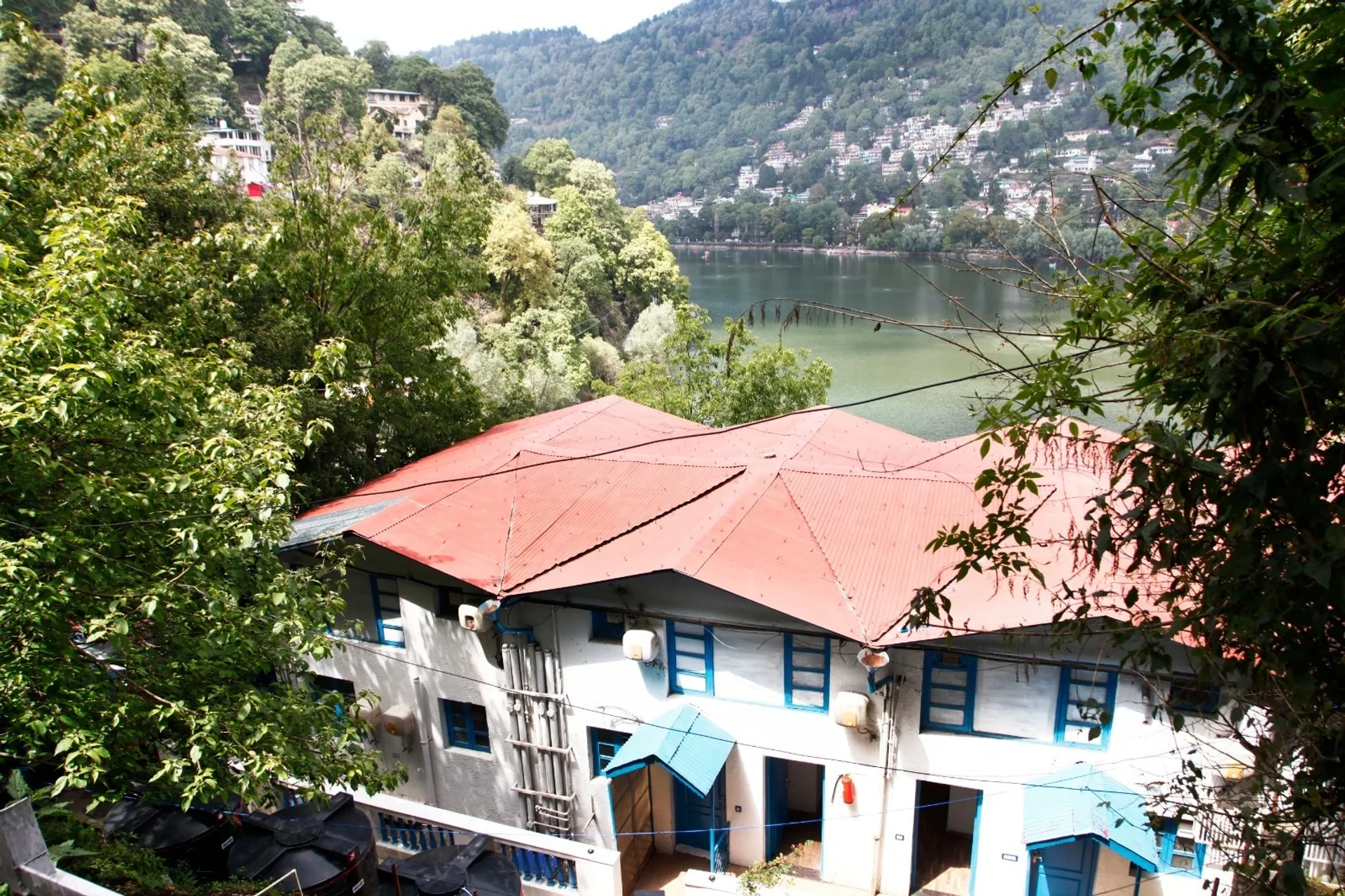 Manu Maharani Regency By Royal Collection Hotels Facade