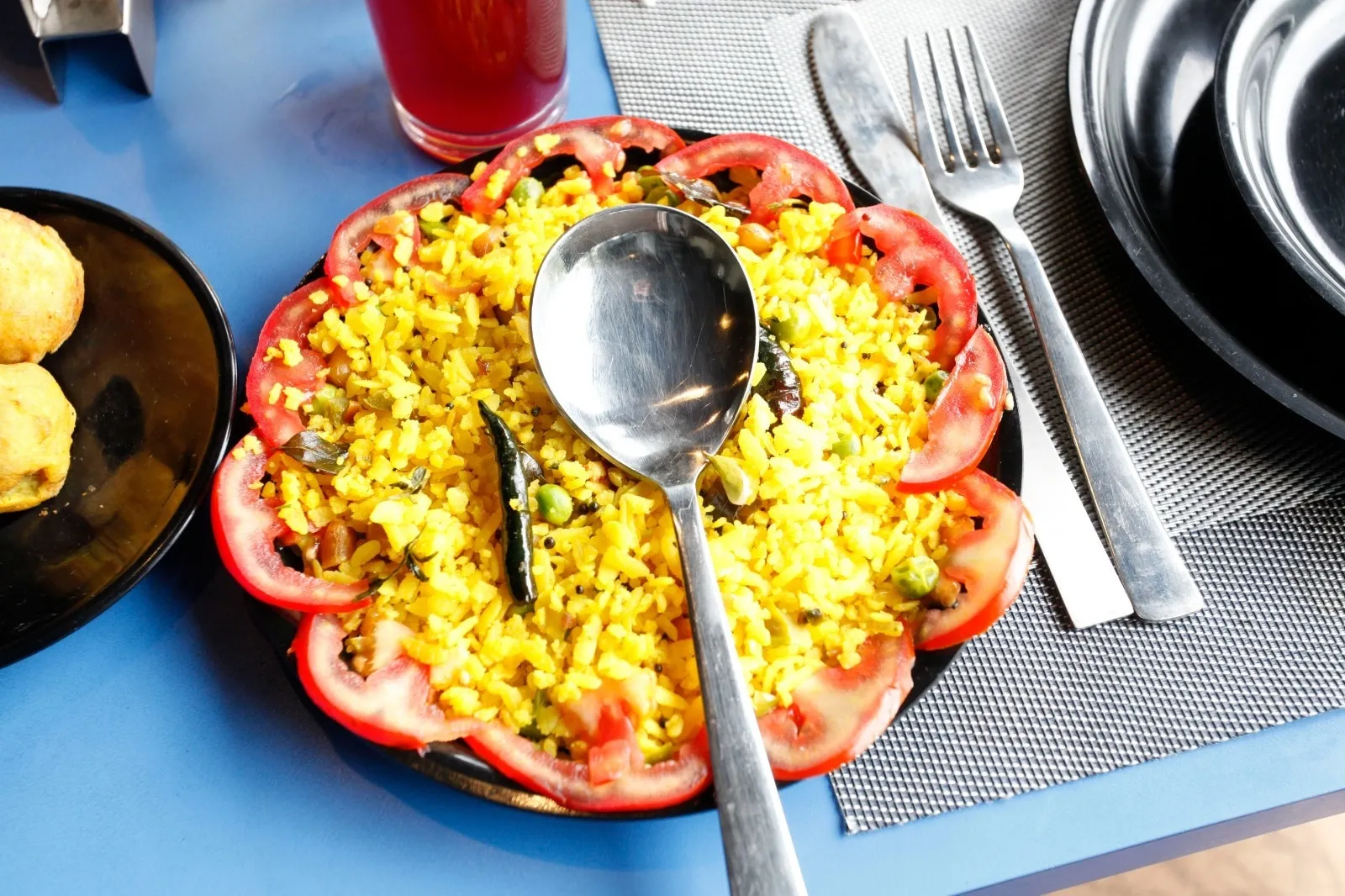 Manu Maharani Regency By Royal Collection Hotels Restaurant