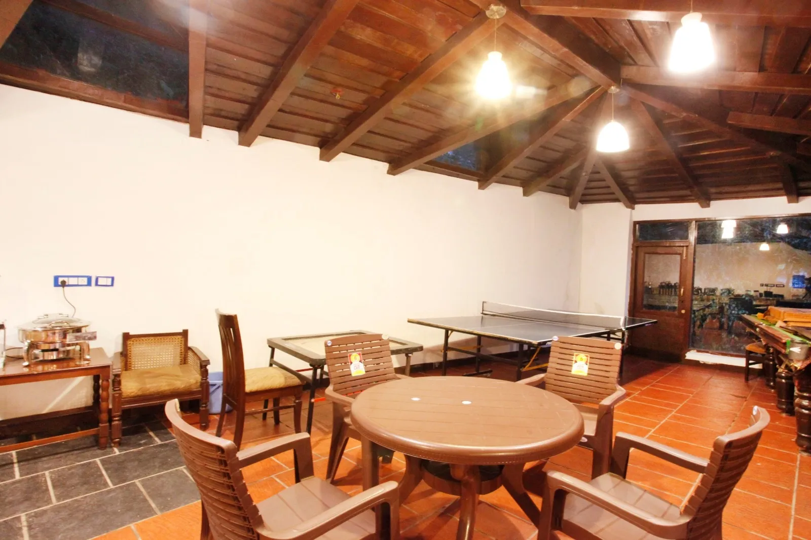 Manu Maharani Regency By Royal Collection Hotels Restaurant