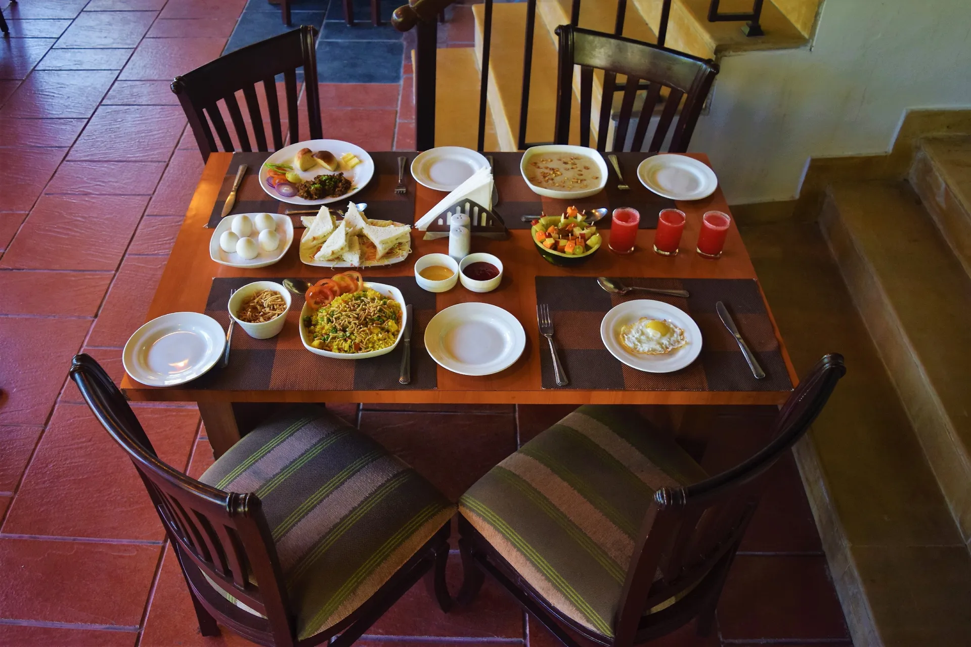 Manu Maharani Regency By Royal Collection Hotels Restaurant