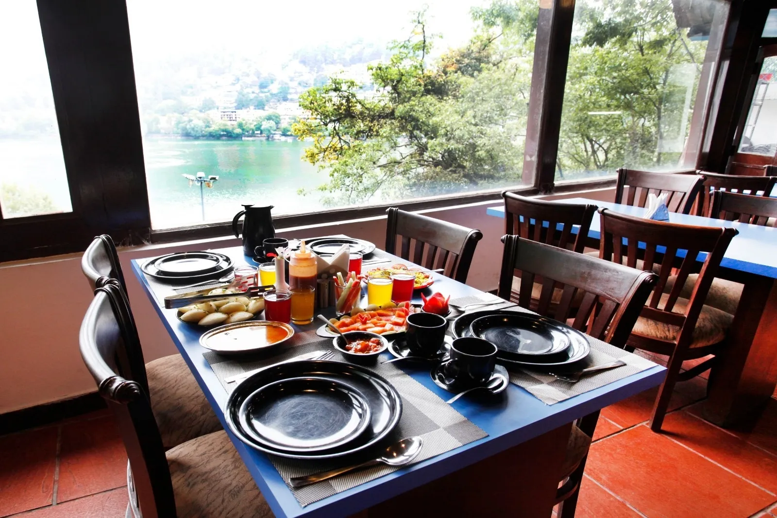 Manu Maharani Regency By Royal Collection Hotels Restaurant