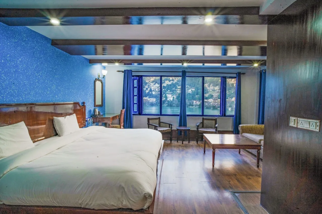 Manu Maharani Regency By Royal Collection Hotels Room