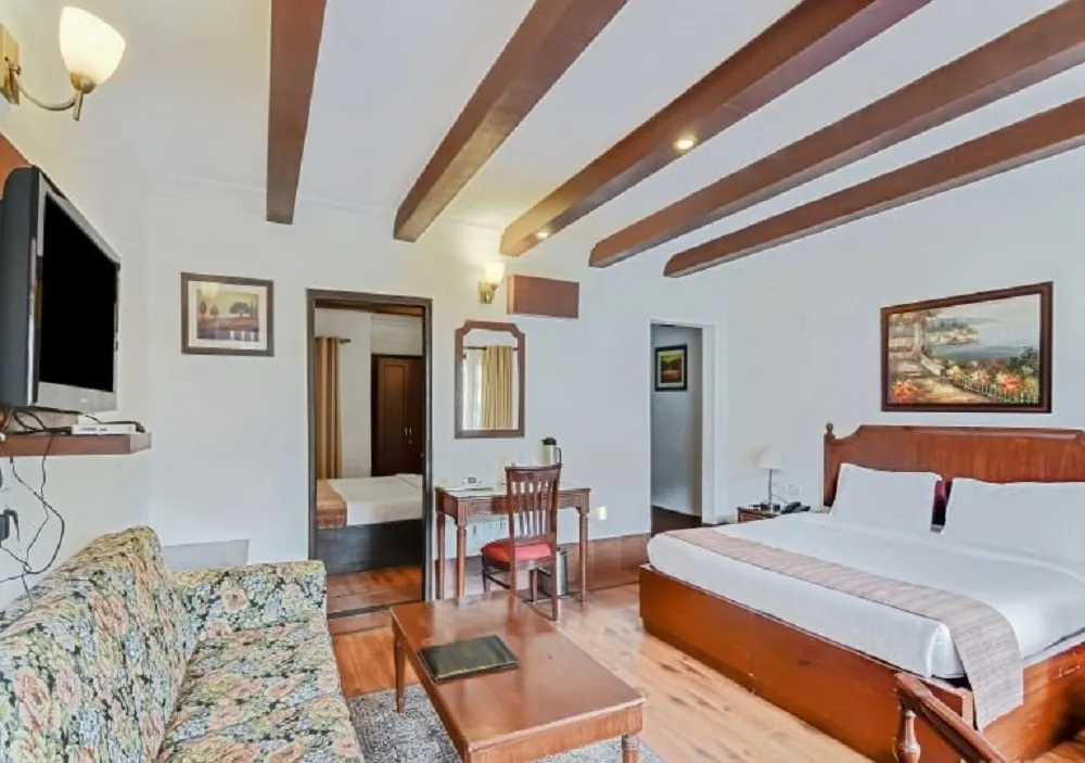 Manu Maharani Regency By Royal Collection Hotels Room