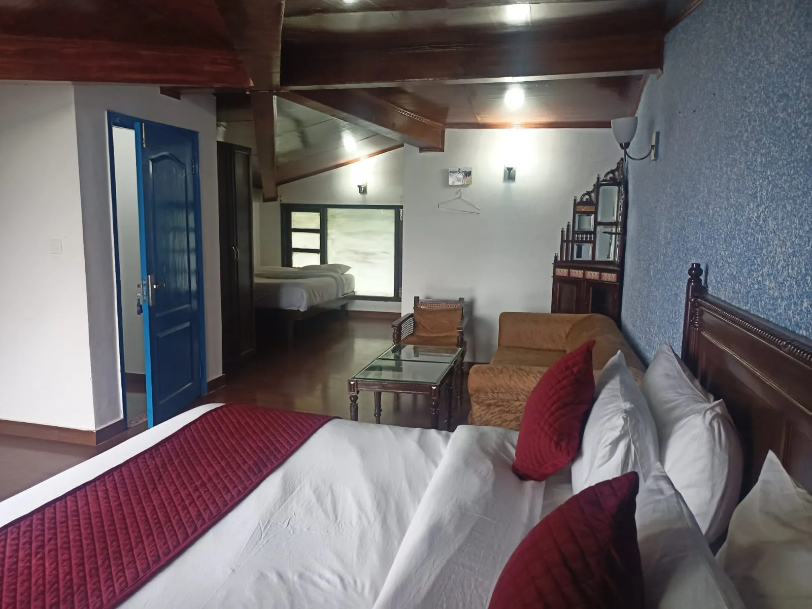 Manu Maharani Regency By Royal Collection Hotels Room