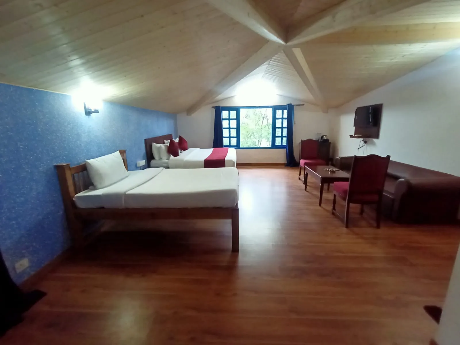 Manu Maharani Regency By Royal Collection Hotels Room