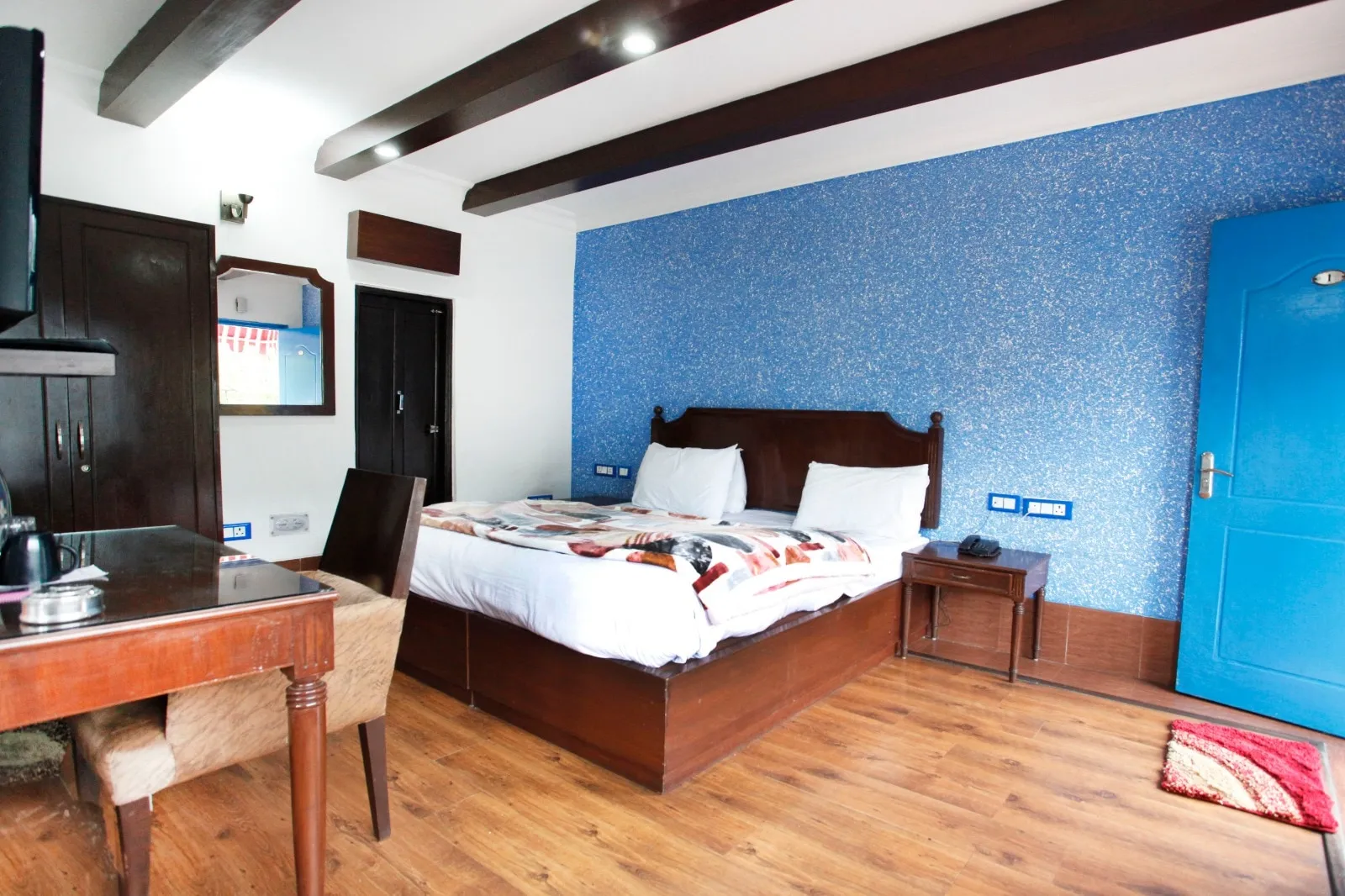 Manu Maharani Regency By Royal Collection Hotels Room