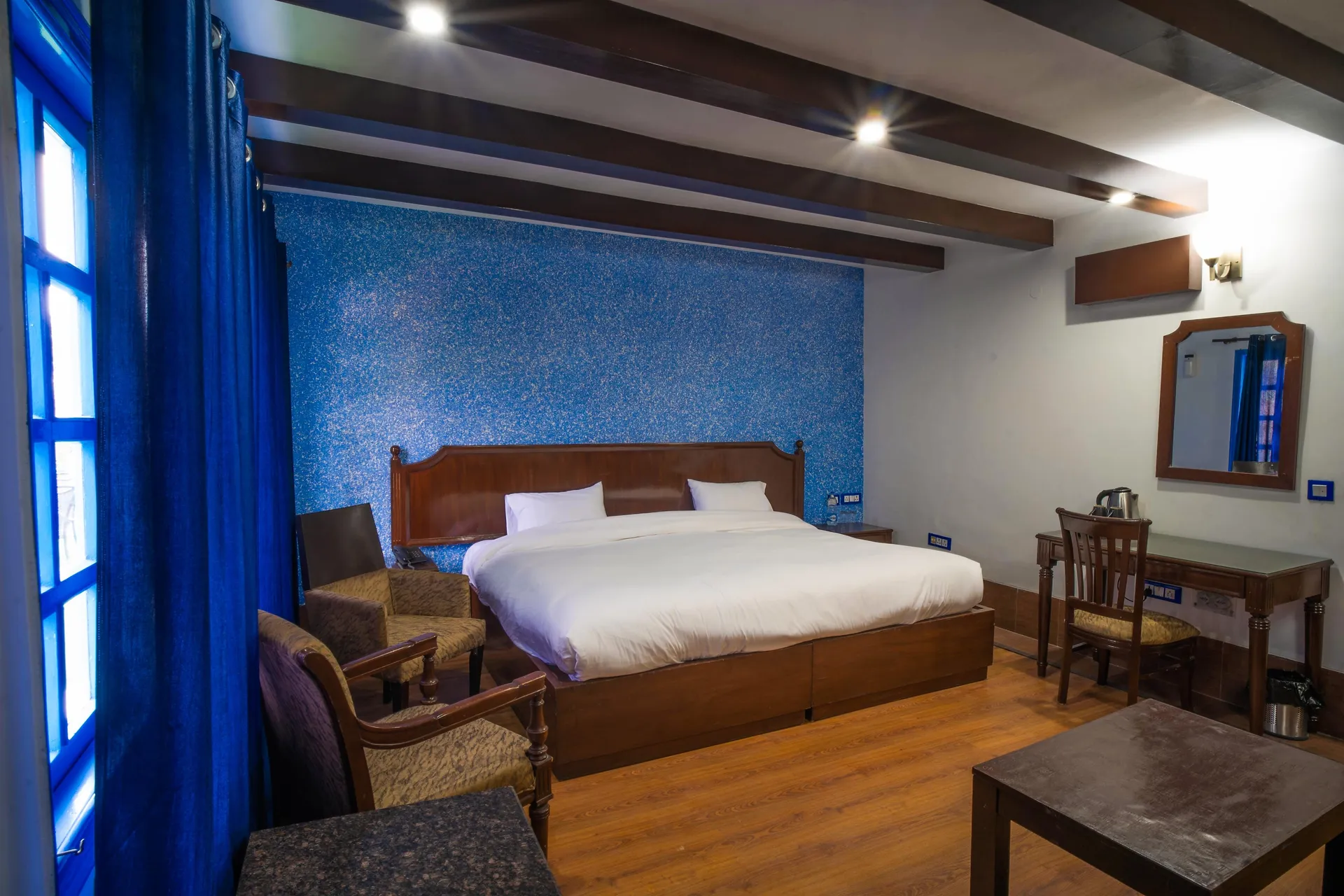 Manu Maharani Regency By Royal Collection Hotels Room