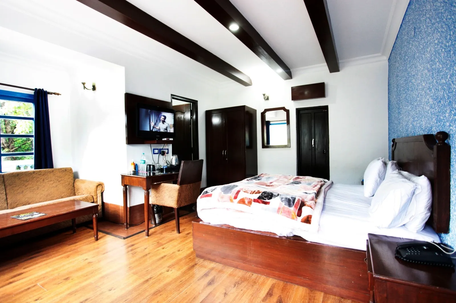 Manu Maharani Regency By Royal Collection Hotels Room