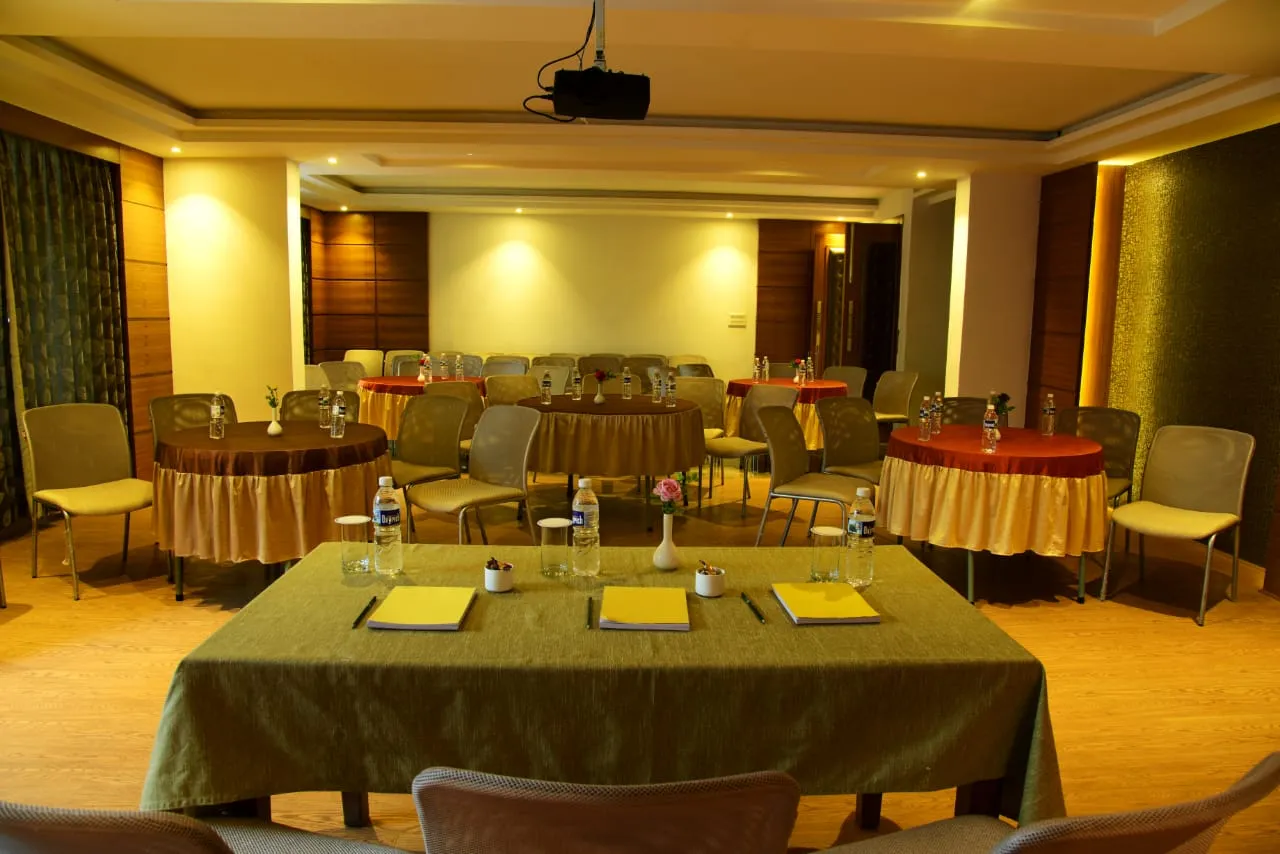 Seasons By Xperience Conference Room